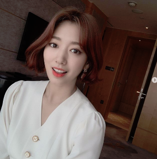 IU、刘仁娜、宋慧乔、Krystal、朴信惠...和韩国国民女神学习令人倾心的情人节约会穿搭！ 美美日记,meimeiriji.com