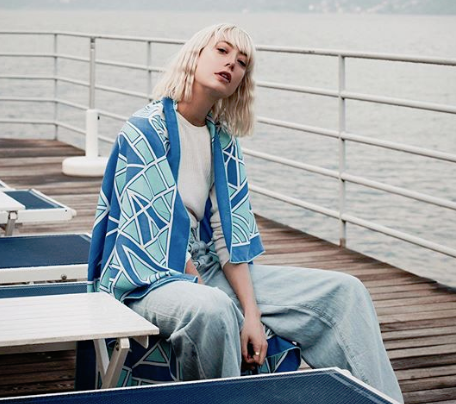 【穿搭笔记】夏天就是要穿白色系！偷师欧美IG潮人4个搭配小Tips 让白色变得时髦有型不无聊！ 美美日记,meimeiriji.com