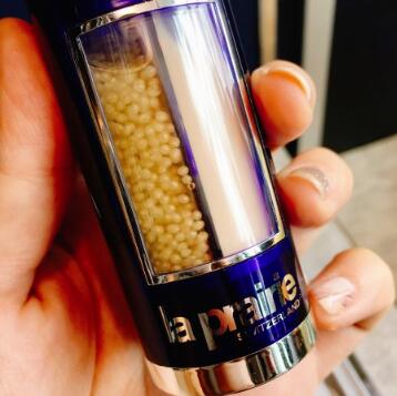 一管是粒粒黄金鱼子、一管是精萃！La Prairie最新眼部精华为双眼开启一场奢华美好的保养飨宴！ 美美日记,meimeiriji.com