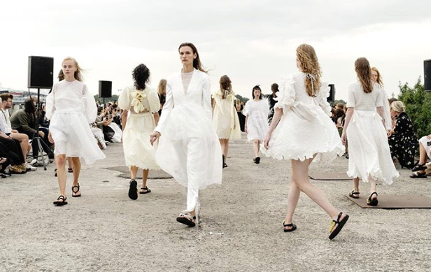 来自哥本哈根时装周的小清新Cecilie Bahnsen 用仙气迷倒全世界！认识时尚内行人默默被圈粉的北欧品牌 美美日记,meimeiriji.com