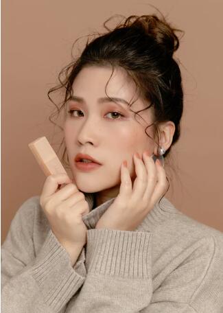 FreshO2 联名美妆部落客Tiffany，为亚洲女孩量身订制「奶茶系」唇彩 美美日记,meimeiriji.com