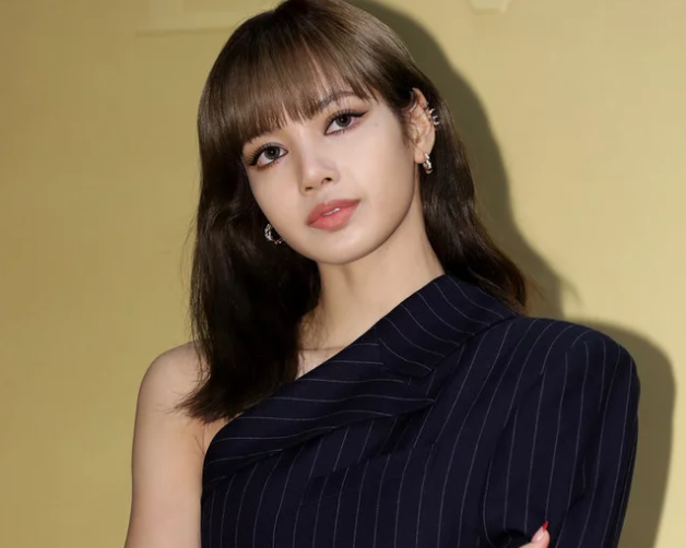 001.png Blackpink的Lisa正在为这一备受争议的制鞋趋势辩护 美美日记,meimeiriji.com