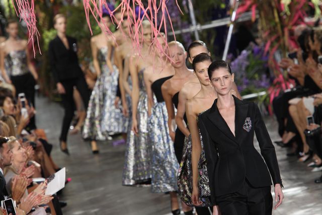 Raf Simons首个女装系列将于十月公开！品牌成立25年才做女装的关键原来是？ 美美日记,meimeiriji.com