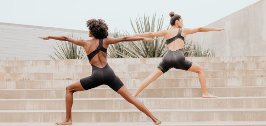 值得在健身衣橱中脱颖而出的14个黑人拥有的运动服品牌 美美日记,meimeiriji.com