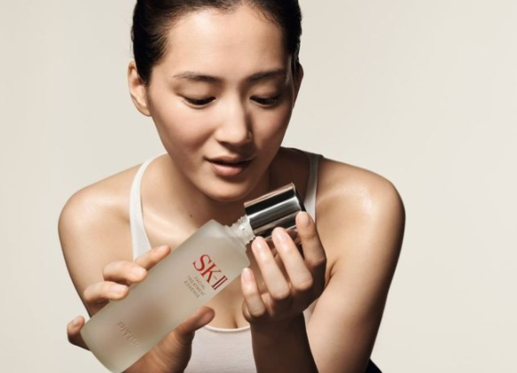﻿青春露是什么？是E编心中排名第一的精华液！和SK-II青春露一起踏上晶莹剔透之路永远不嫌晚! 美美日记,meimeiriji.com