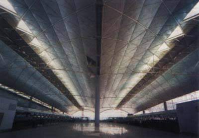 香港国际机场正式启用